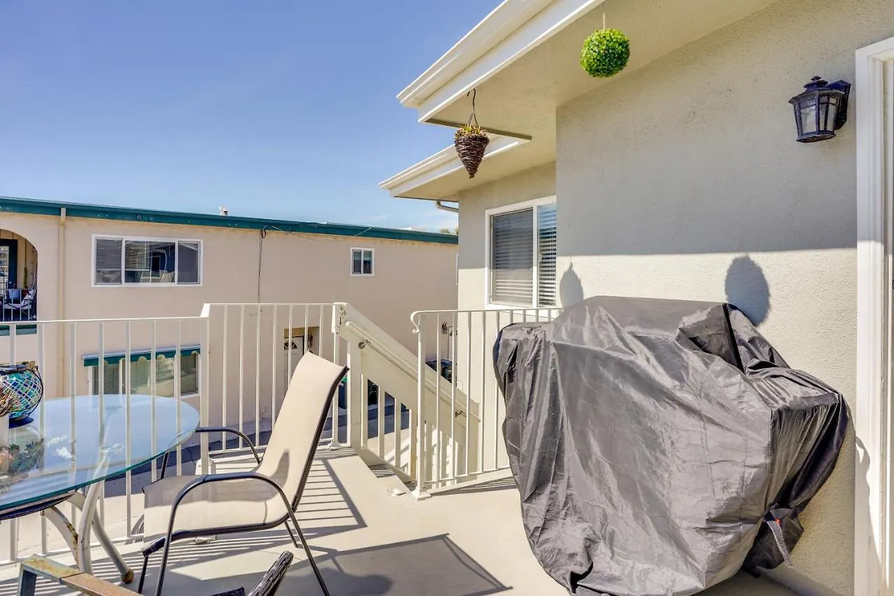Newport Beach Vacation Rental Steps To Shore! Apartment